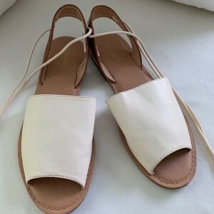 Old Navy sandals Size 9 NWOT